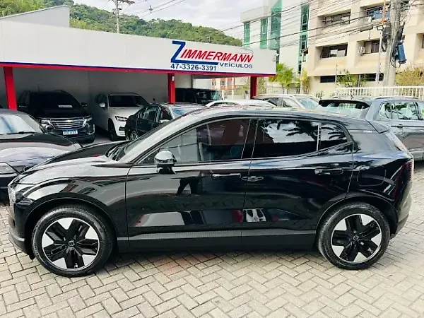 Volvo EX30 - Imagem 2