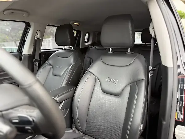 Jeep Compass 4xe Plug-in Hybrid - Imagem 8