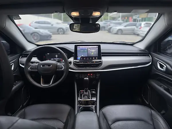 Jeep Compass 4xe Plug-in Hybrid - Imagem 7
