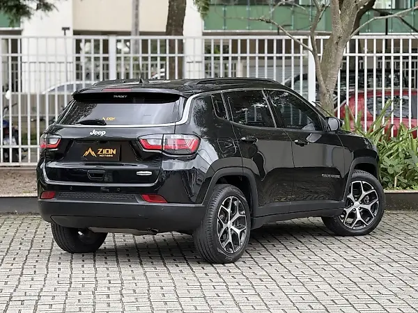 Jeep Compass 4xe Plug-in Hybrid - Imagem 6