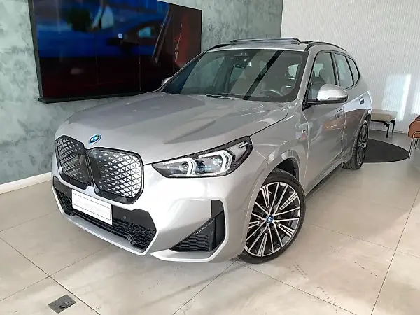 BMW IX1 - Imagem 1