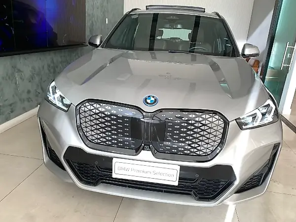 BMW IX1 - Imagem 10