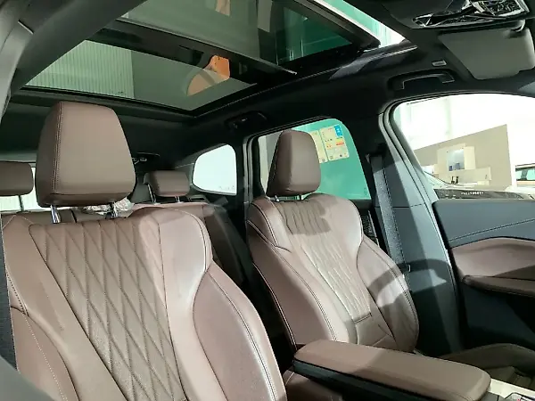 BMW IX1 - Imagem 11