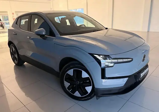 Volvo EX40 - Imagem 1