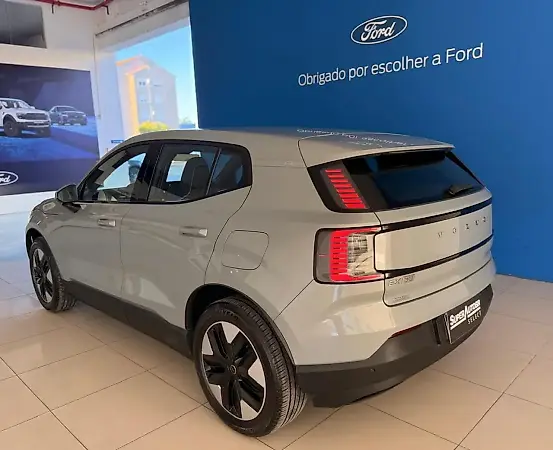 Volvo EX40 - Imagem 6