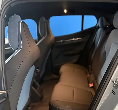 Volvo EX40 - Imagem 10