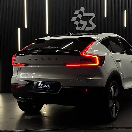 Volvo EX40 - Imagem 5