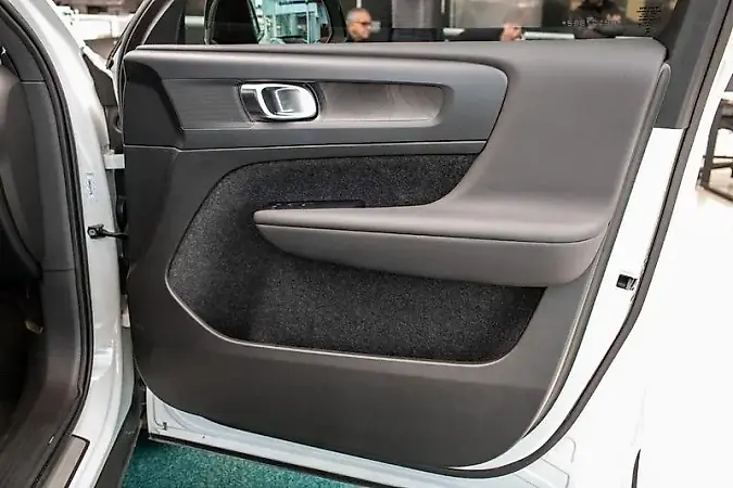 Volvo C40 Recharge - Imagem 17