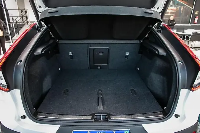 Volvo C40 Recharge - Imagem 19