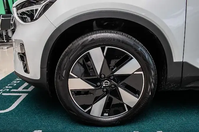 Volvo C40 Recharge - Imagem 20