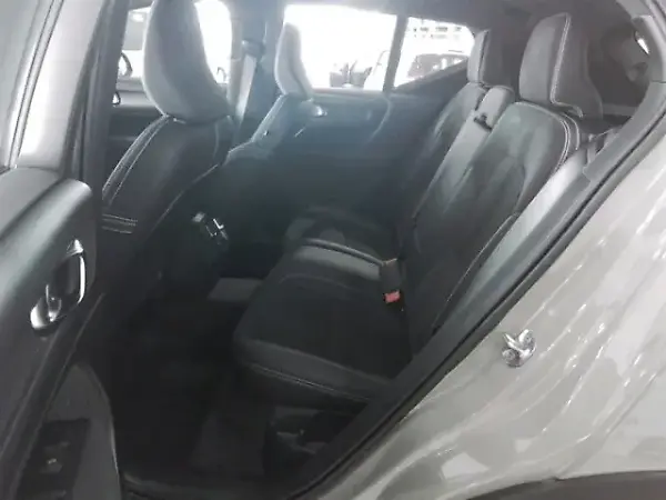 Volvo XC40 Recharge - Imagem 4