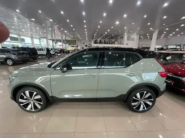 Volvo XC40 Recharge - Imagem 6