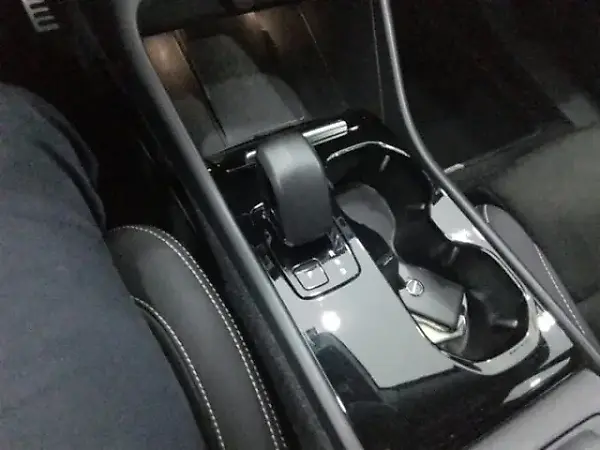 Volvo XC40 Recharge - Imagem 8