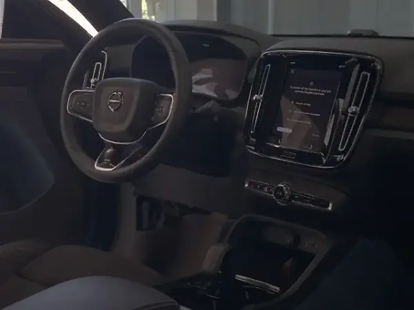 Volvo C40 Recharge - Imagem 11
