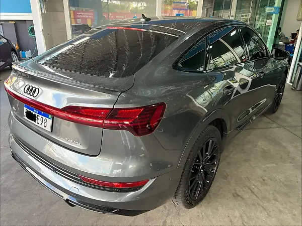 Audi E-tron Sportback - Imagem 1