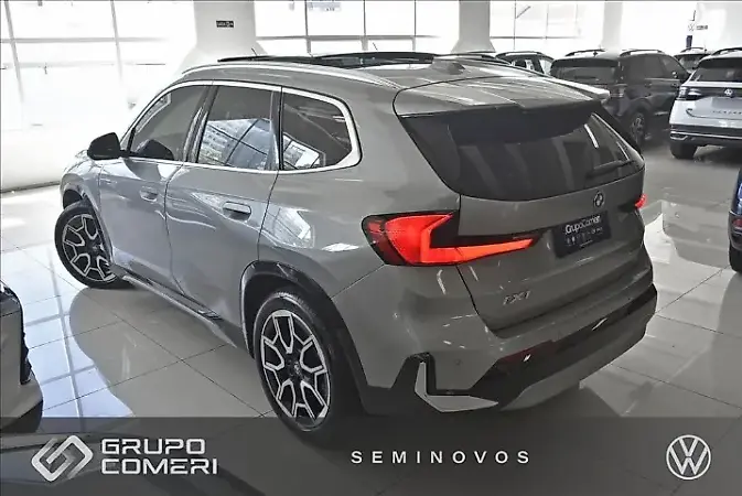BMW Ix Edrive20 - Imagem 3
