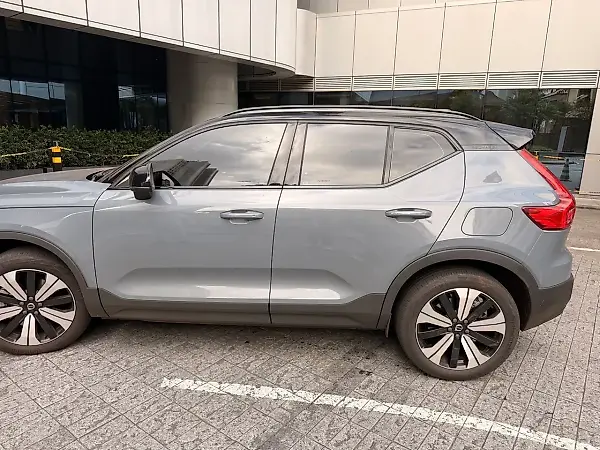 Volvo XC40 Recharge - Imagem 1