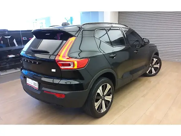 Volvo XC40 Recharge - Imagem 3