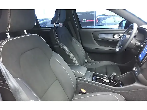 Volvo XC40 Recharge - Imagem 6