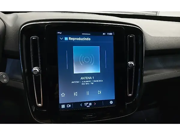 Volvo XC40 Recharge - Imagem 8