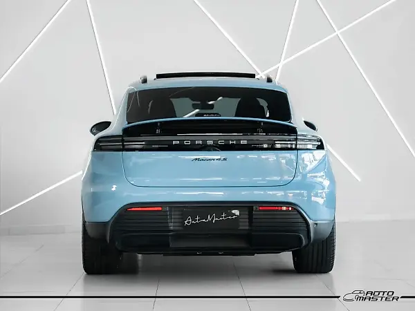 Porsche Taycan - Imagem 4