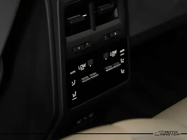 Porsche Taycan - Imagem 19