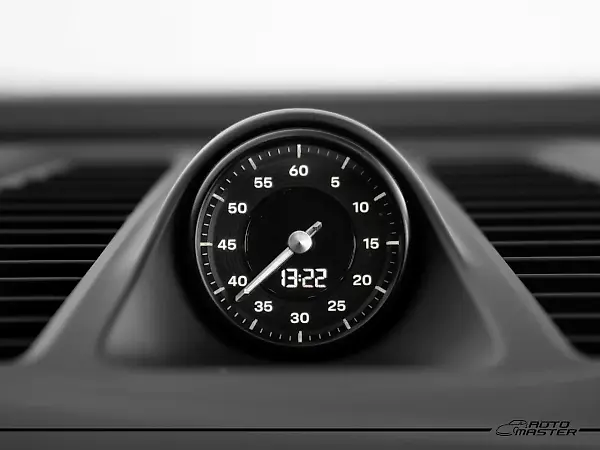 Porsche Taycan - Imagem 18