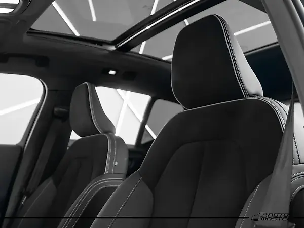 Volvo XC40 Recharge - Imagem 7