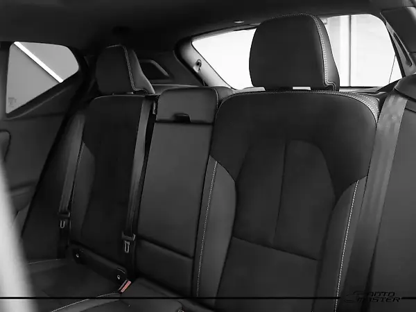 Volvo XC40 Recharge - Imagem 9