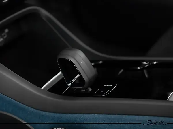 Volvo XC40 Recharge - Imagem 13