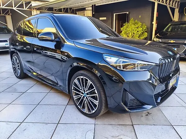 BMW IX1 - Imagem 1