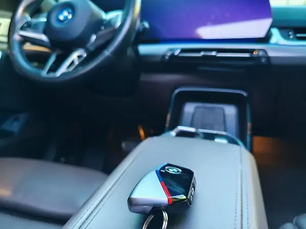 BMW IX1 - Imagem 8