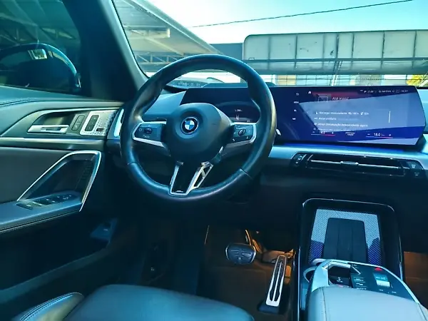 BMW IX1 - Imagem 14