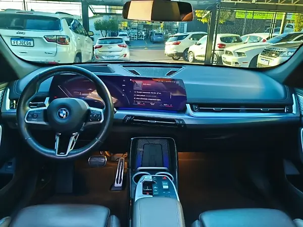 BMW IX1 - Imagem 15