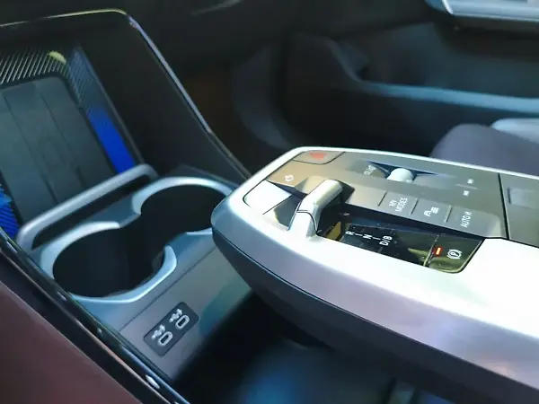 BMW IX1 - Imagem 20