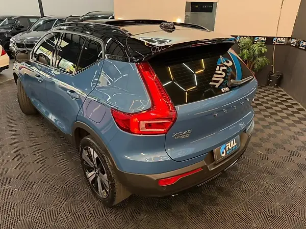 Volvo XC40 Recharge - Imagem 4