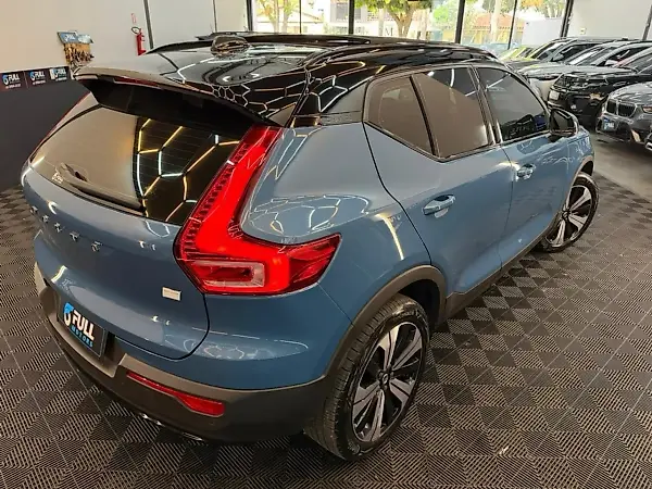 Volvo XC40 Recharge - Imagem 7