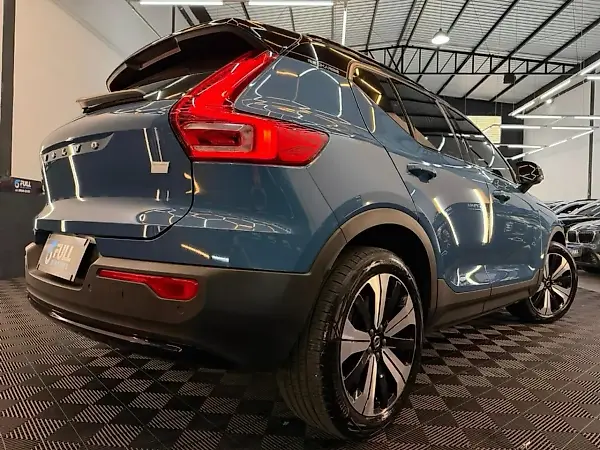 Volvo XC40 Recharge - Imagem 8