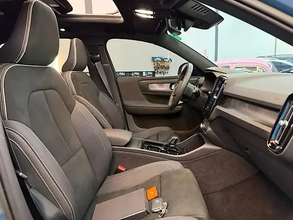 Volvo XC40 Recharge - Imagem 14