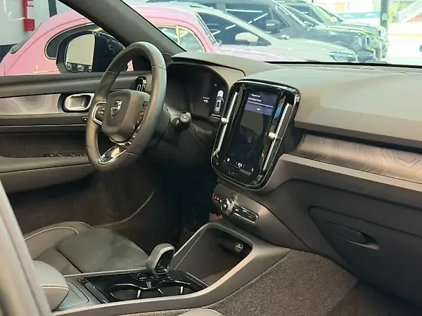 Volvo XC40 Recharge - Imagem 17