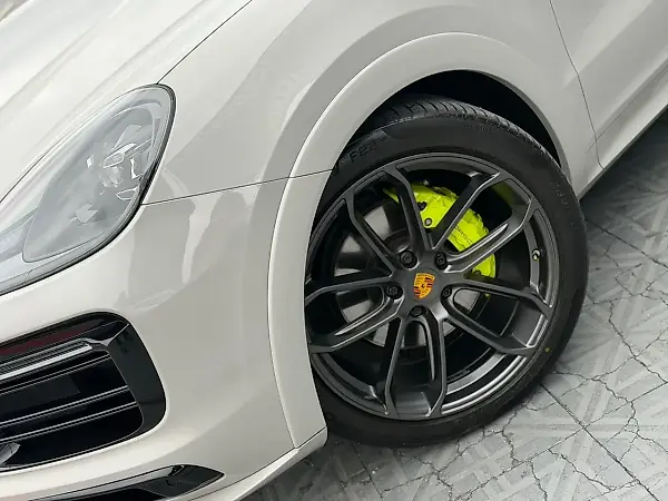 Porsche Cayenne S E-hybrid - Imagem 5