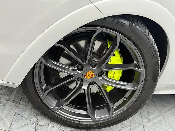 Porsche Cayenne S E-hybrid - Imagem 6