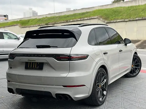 Porsche Cayenne S E-hybrid - Imagem 10