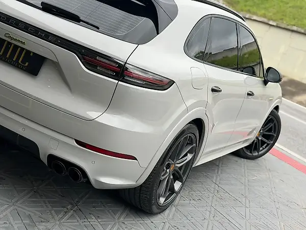 Porsche Cayenne S E-hybrid - Imagem 11