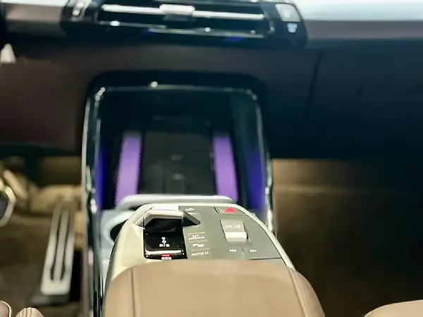 BMW IX1 - Imagem 10