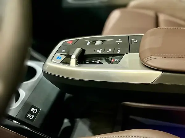 BMW IX1 - Imagem 12