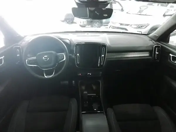 Volvo XC40 Recharge - Imagem 5