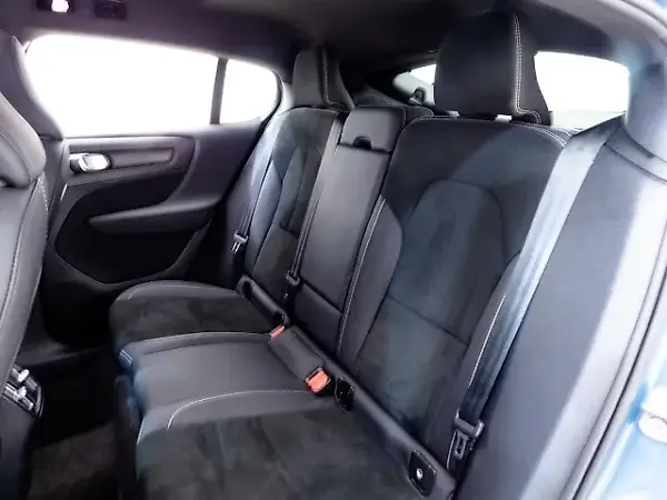 Volvo EX40 - Imagem 8
