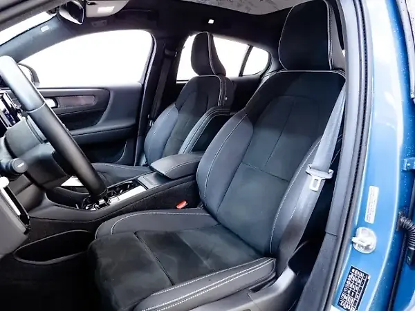 Volvo EX40 - Imagem 7