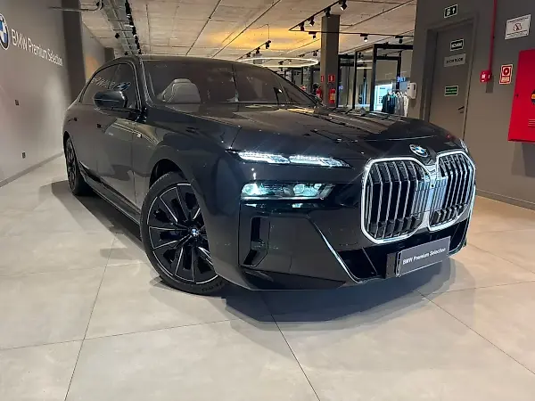 BMW IX3 - Imagem 2